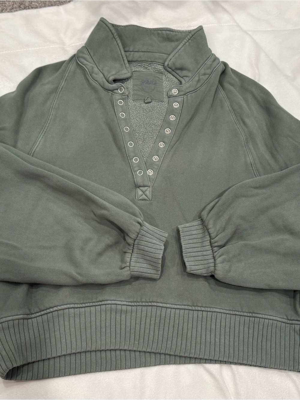 Green Snap-Placket Pullover Cropped Sweatshirt